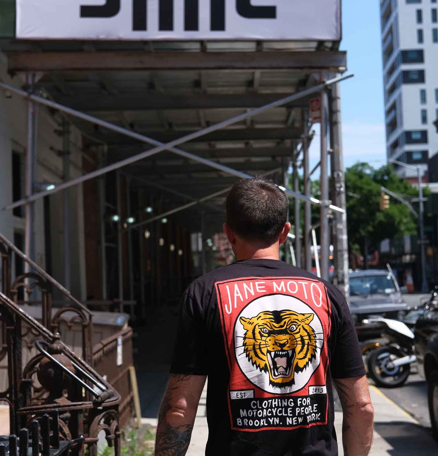 LUDLOW TIGER COLOR SHORT SLEEVE T-SHIRT