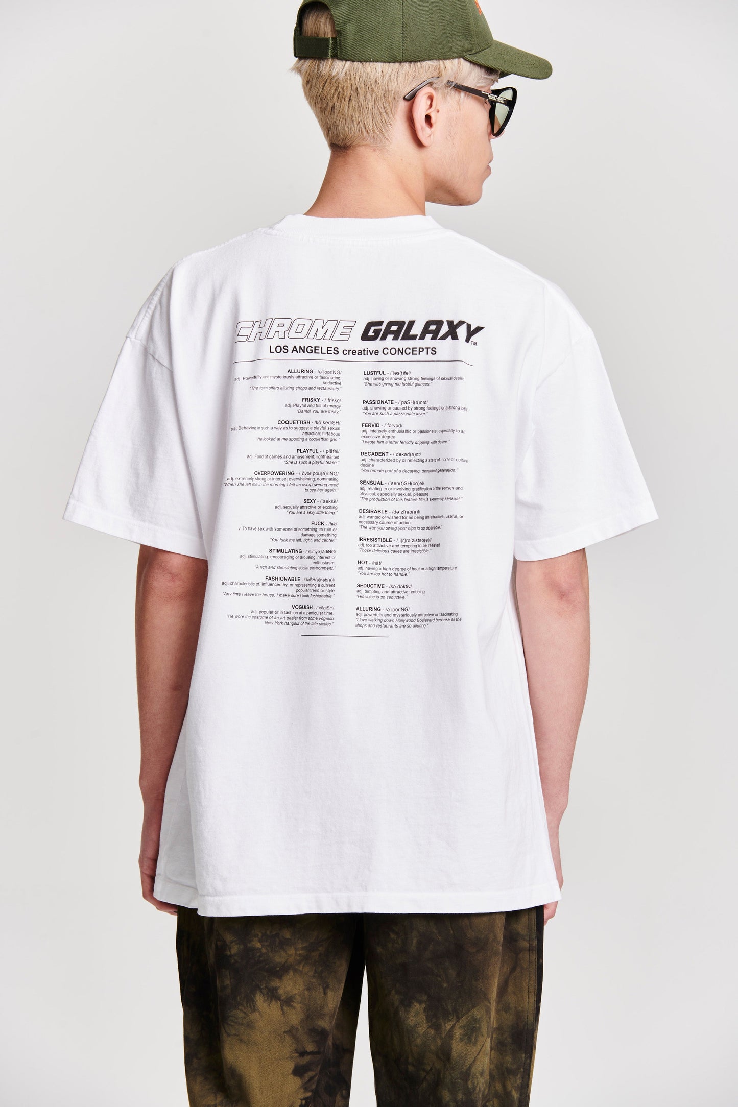 EASE MY PAIN KISSING LIPS OVERSIZED SHORT SLEEVE T-SHIRT WHITE