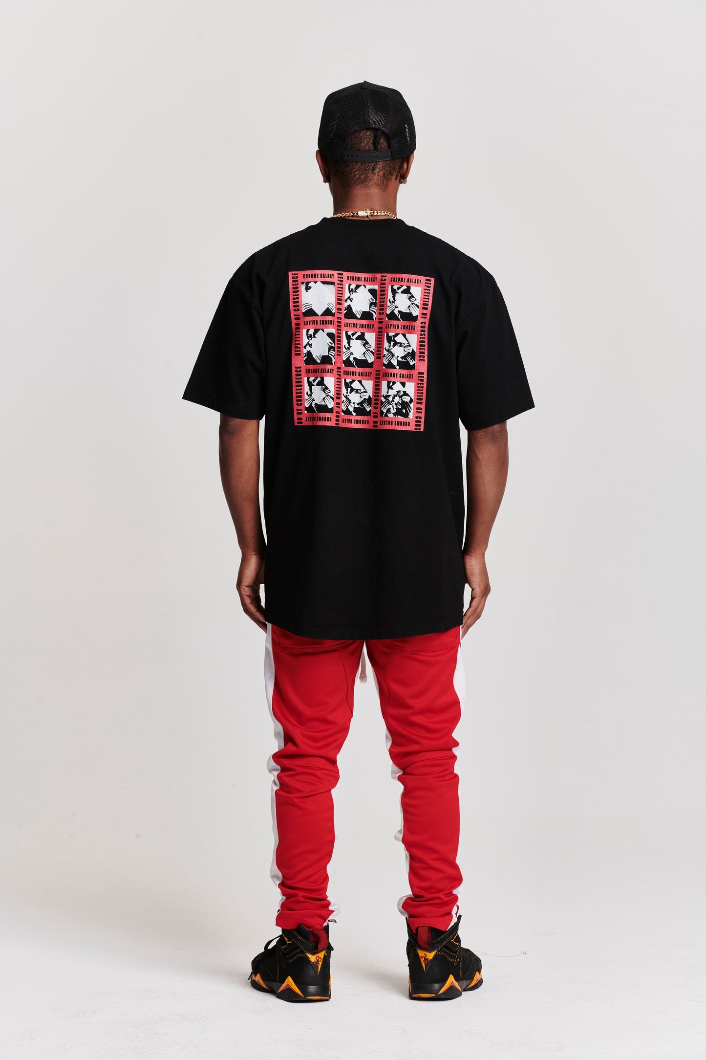 SQUARE RED OVERSIZED SHORT SLEEVE T-SHIRT BLACK