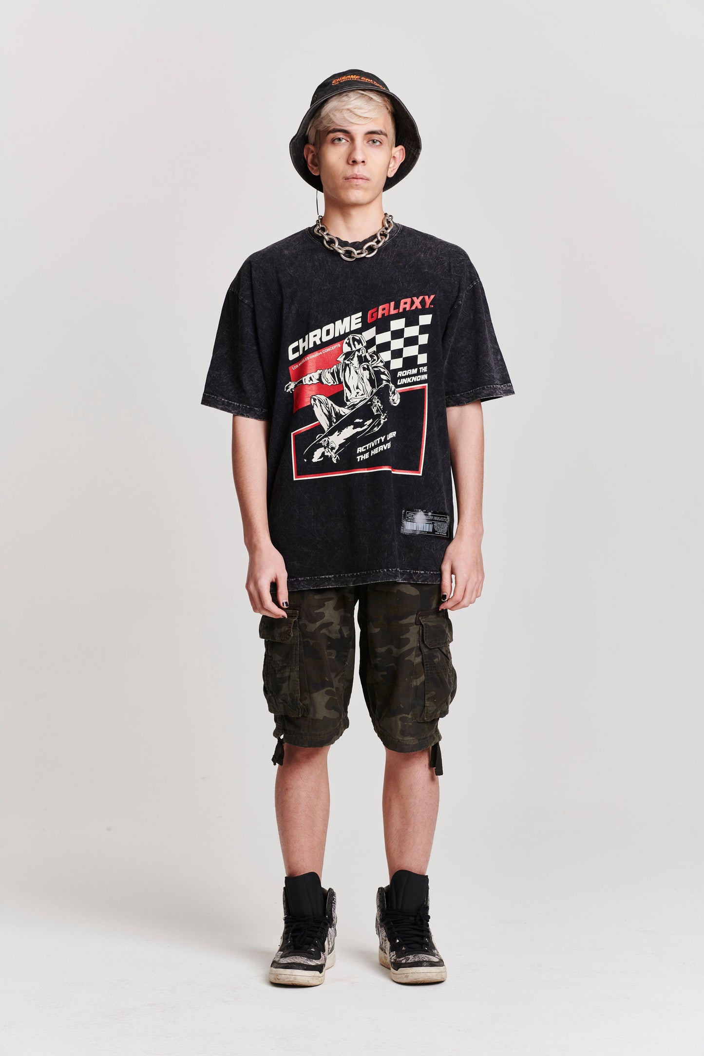 ROAM THE UNKNOWN OVERSIZED SHORT SLEEVE T-SHIRT CHARCOAL GREY
