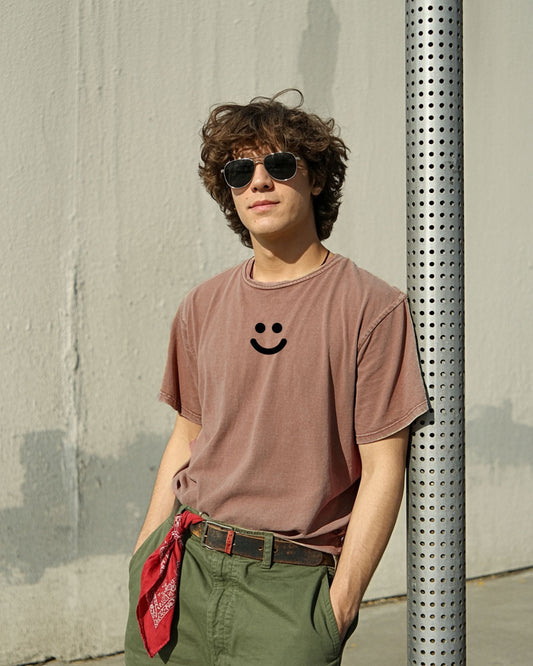 SMILEY Washed Minimalist Graphic Tee
