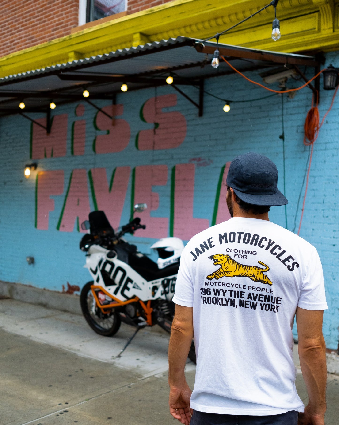 MULBERRY STREET SHORT SLEEVE T-SHIRT